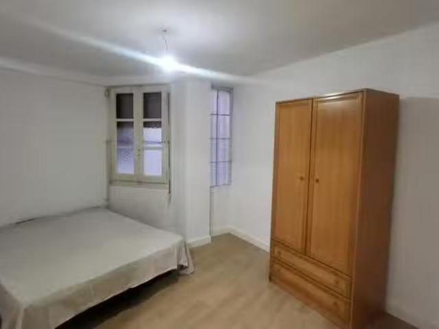 Acogedor Habitación en Calle Conde de Aranda, Casco Historico