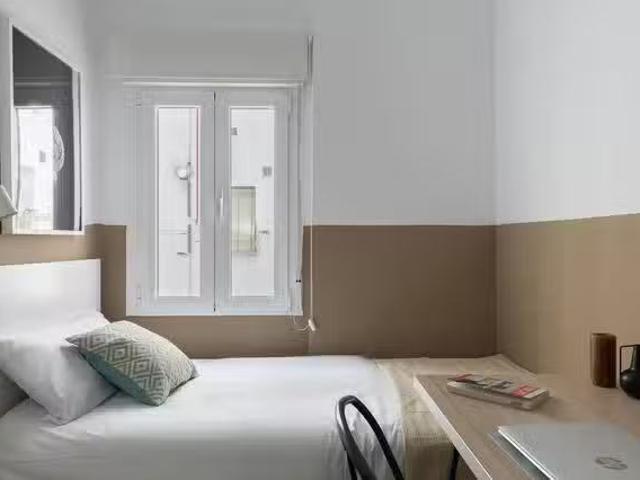 Acogedor Habitación en Calle Daoíz