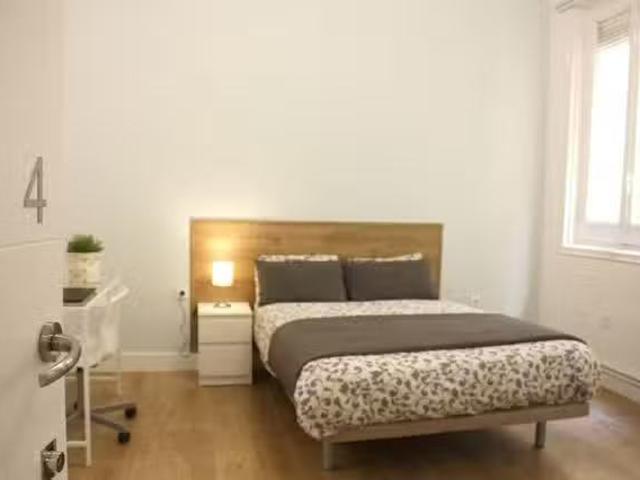 Único Habitación en Calle de Valenzuela