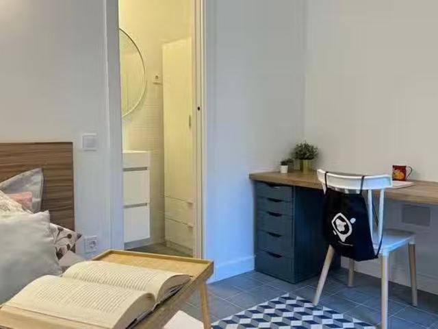 Encantador Habitación en Calle de Albasanz