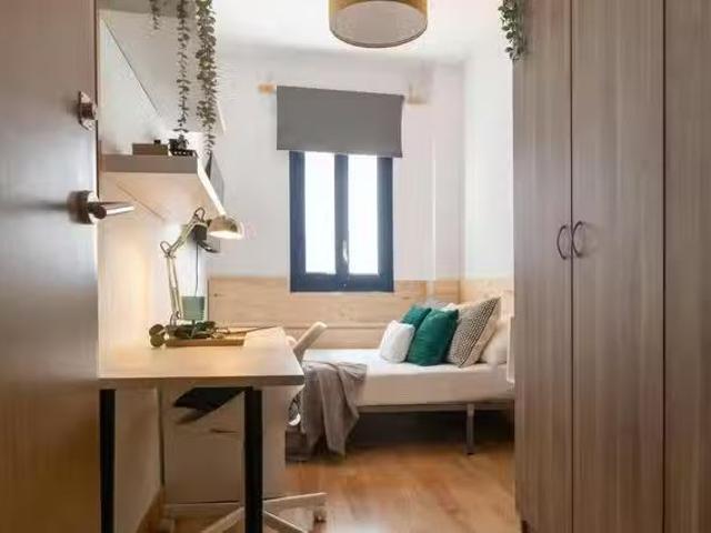 Nuevo Habitación en Calle de Calatrava, Palacio