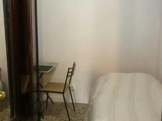 Único Habitación en Calle de Cervantes