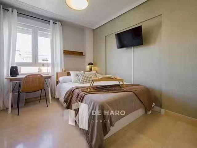 ¡Renta! Habitación en Calle de el Algabeño, Hortaleza