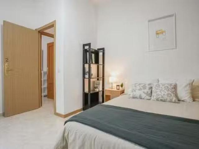 Barato Habitación en Calle de los Sagrados Corazones, Latina