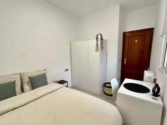¡Recién llegado! Habitación en Calle de María de Molina