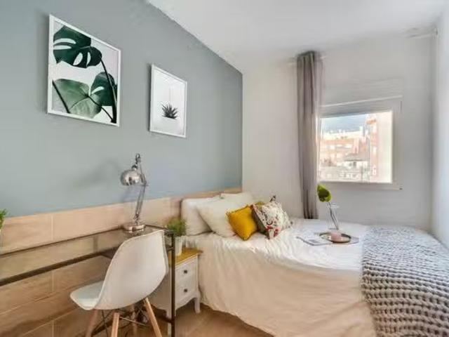 Bonito Habitación en Calle de Nuestra Señora de los Dolores