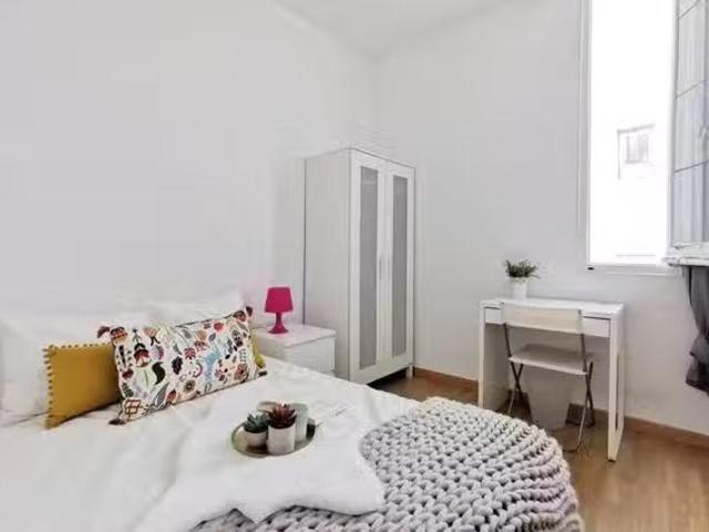 ¡Oferta! Habitación en Calle de Redondilla, Palacio