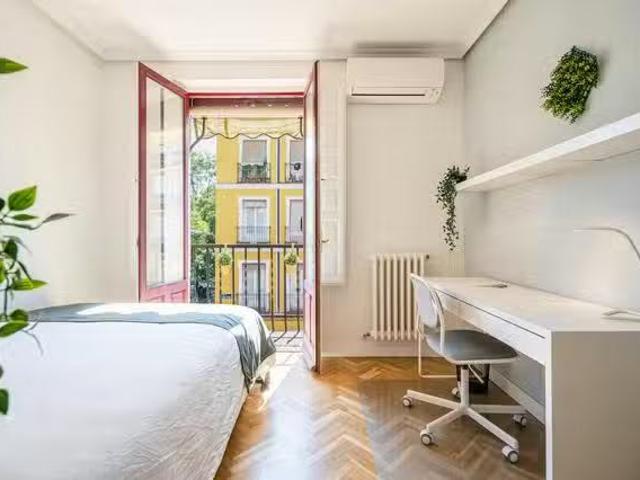 Acogedor Habitación en Calle de Segovia, Palacio
