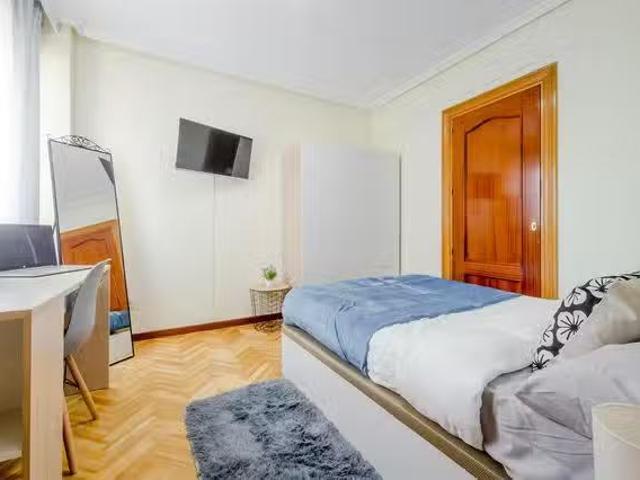 Acogedor Habitación en Calle de Sinesio Delgado, La Paz