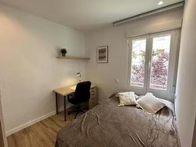 Bonito Habitación en Calle del Marqués del Vasto