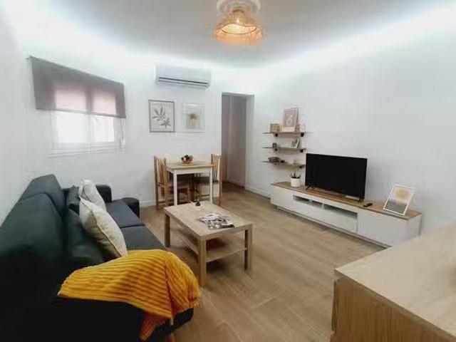 ¡En alquiler! Habitación en Calle Miosotis, Valdeacederas
