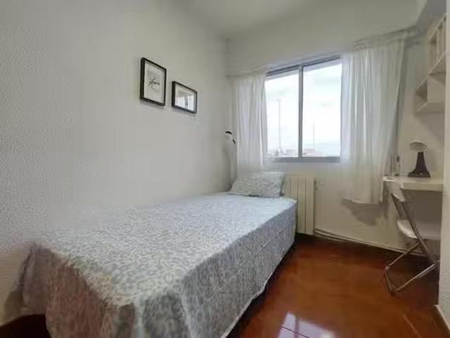 Barato Habitación en Calle Miguel Ángel, Junta Municipal 2