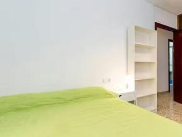¡En alquiler! Habitación en Calle Pedro Antonio de Alarcón, Ca.