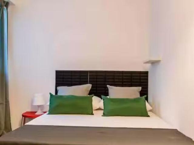 ¡En alquiler! Habitación en Carrer de Ciril Amorós