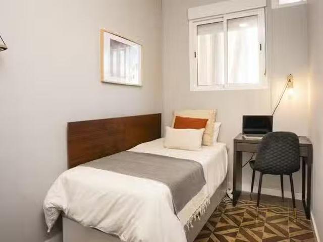 Encantador Habitación en Carrer de Balmes, 60