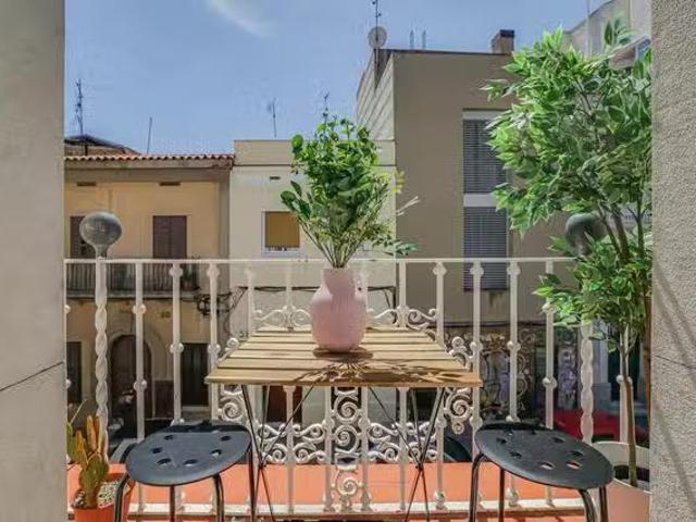 ¡Renta! Habitación en Carrer de l'Encarnació, Gràcia