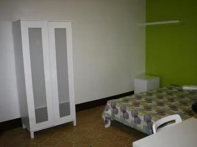 ¡Renta! Habitación en Carrer de les Jonqueres, Sant Pere Santa.
