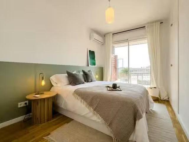 ¡En alquiler! Habitación en Carrer de Mallorca, Sagrada Familia