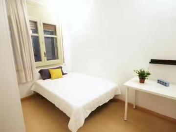 Bonito Habitación en Carrer de Muntaner, Sant Gervasi la Bonan.