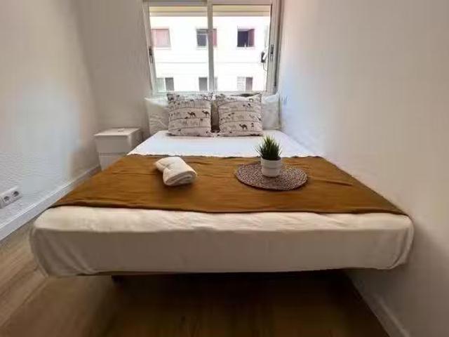 ¡Oferta! Habitación en Carrer de Sant Joan Bosco