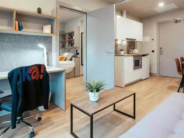 ¡En alquiler! Habitación en Carrer de Puigcerdà, Sant Martí