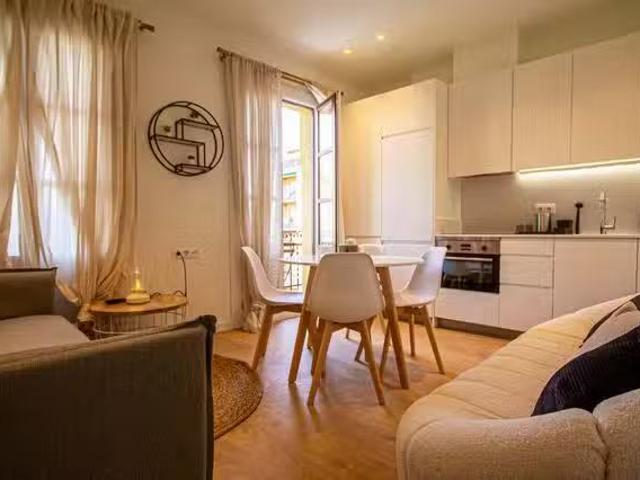 Encantador Habitación en Carrer de València