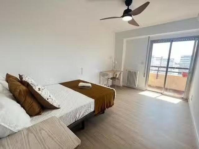 Único Habitación en Carrer del Batxiller, Jaume Roig