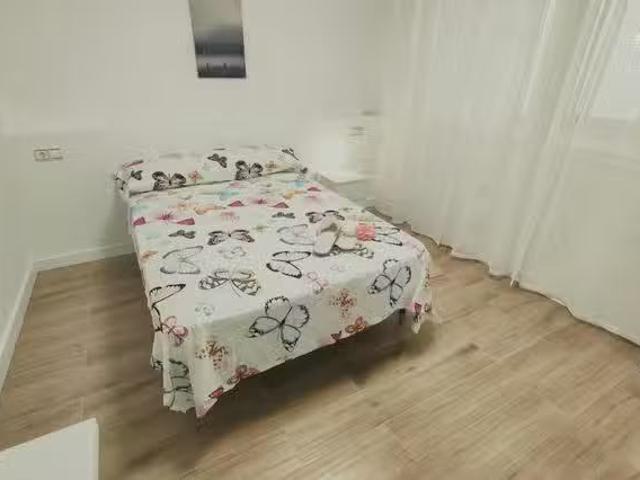 ¡Oferta! Habitación en Carrer dels Arbres, Pont nou