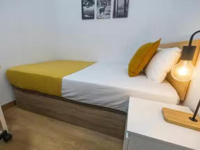 Bonito Habitación en Carrer Occident