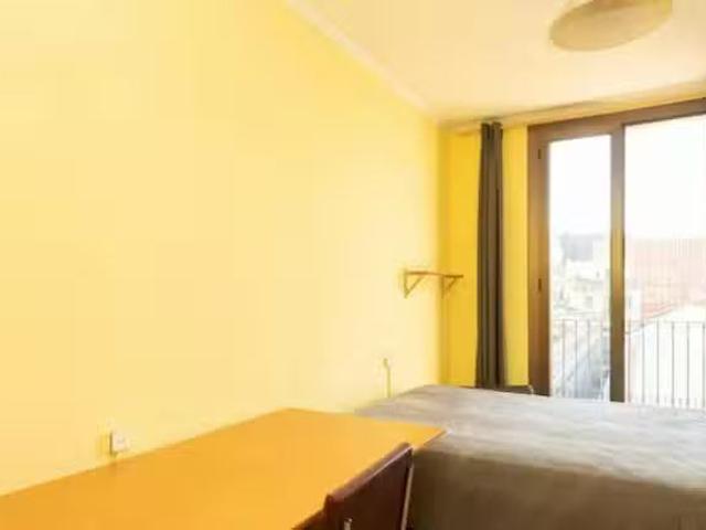 ¡Recién llegado! Habitación en Carrer La Rambla, El Raval
