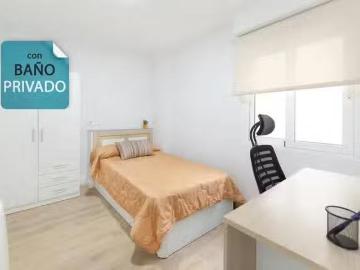 Único Habitación en Carrer Solars, El Salvador