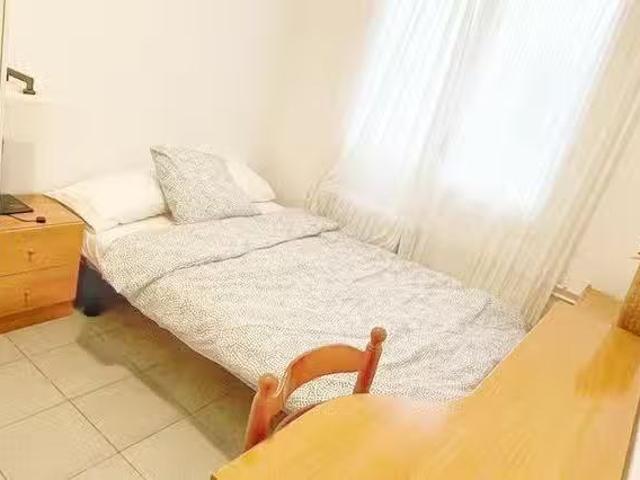 ¡Renta! Habitación en Carrer Rosselló
