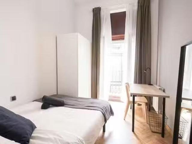 Encantador Habitación en Costanilla de Santiago, Centro