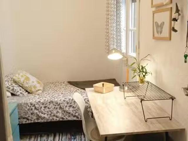 Encantador Habitación en Gran Via de les Corts Catalanes, Fort.