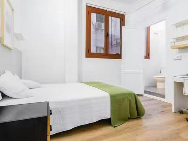 Único Habitación en Gran Via Marquès del Túria Gran Via, Gran.