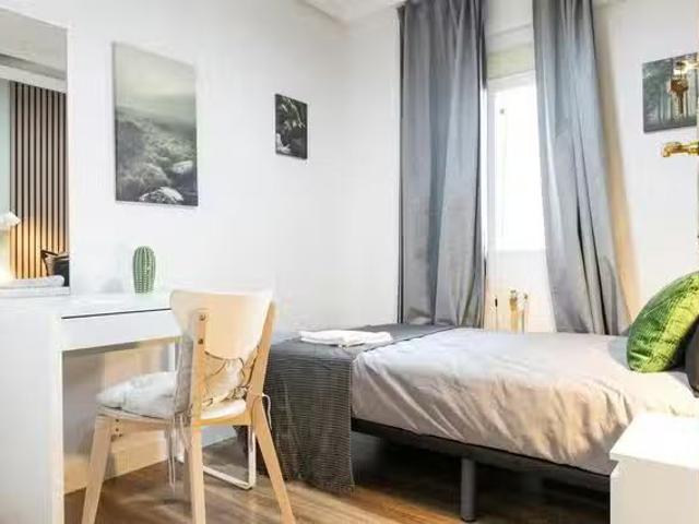 Único Habitación en Paseo de los Jesuitas, Latina