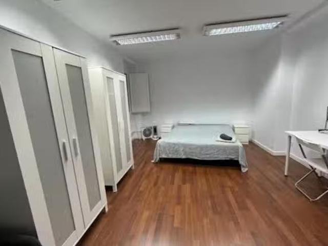 ¡Renta! Habitación en Passeig de Sant Joan, L'Eixample