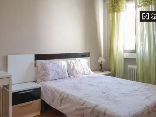 ¡Oferta! Habitación en piso compartido de 4 habitaciones en Pa.
