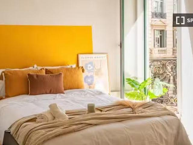 ¡Oferta! Habitación en piso compartido de 8 habitaciones, Barc.