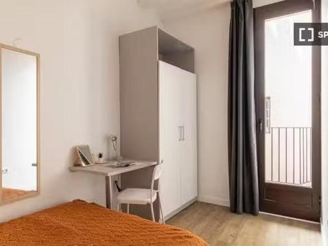 Bonito Habitación en piso compartido en barcelona