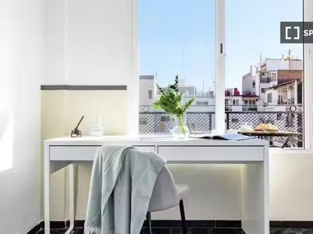 Bonito Habitación en piso compartido en Russafa, Valencia