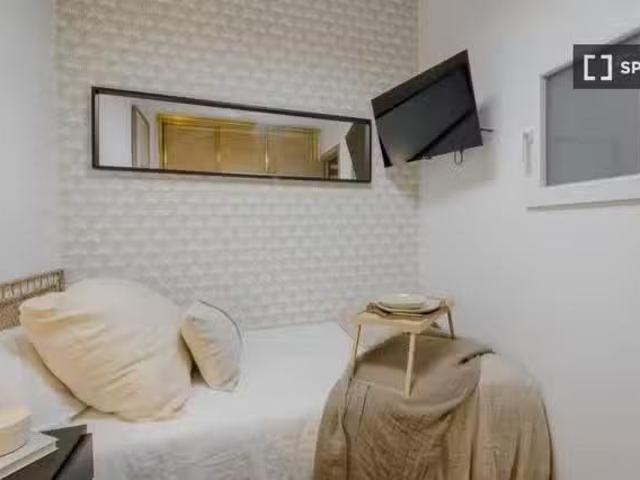 Único Habitación en piso de 6 habitaciones en alquiler en Jeró.