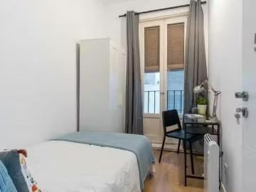 Bonito Habitación en Plaza de la Marina Española, Palacio