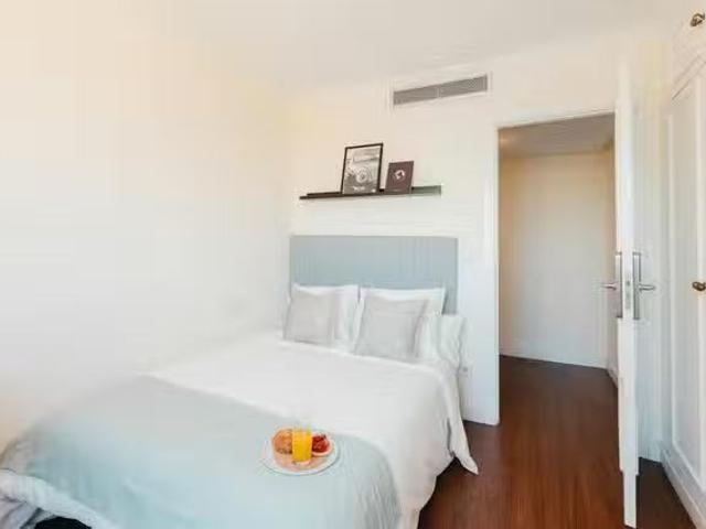 Acogedor Habitación en Plaça del Mestre Ripoll, Algirós