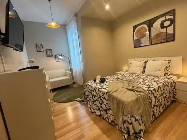 Bonito Habitación en Recalde zumarkalea, Abando