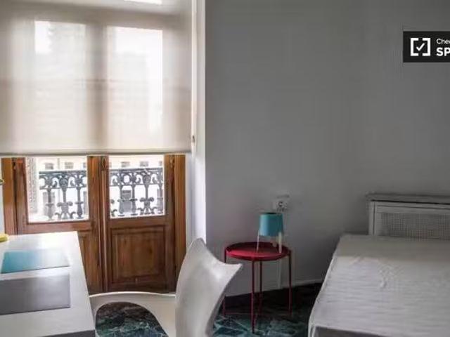 Nuevo Habitación en Sant Francesc, Valencia, piso de 10 habita.