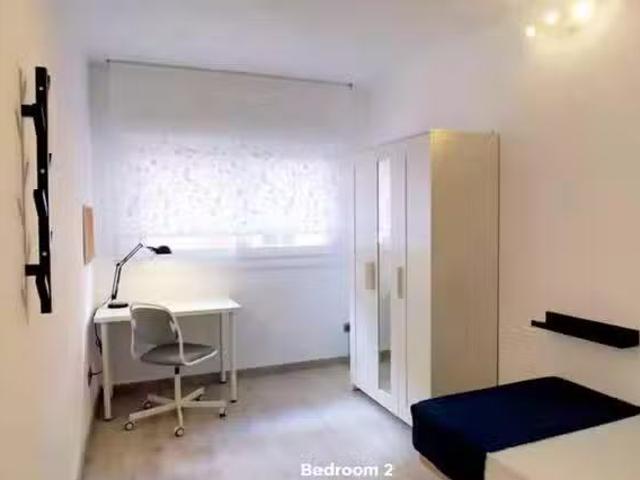 ¡Recién llegado! Habitación en Spain