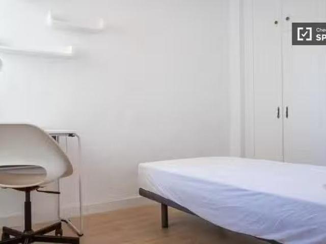 Único Habitaciones en alquiler en apartamento de 3 dormitorios.