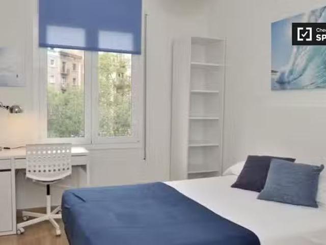 Barato Hermosa habitación en apartamento de 4 dormitorios en G.