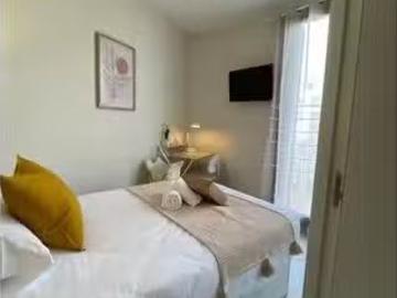 ¡Recién llegado! Se alquila habitación en apartamento de 3 dor.